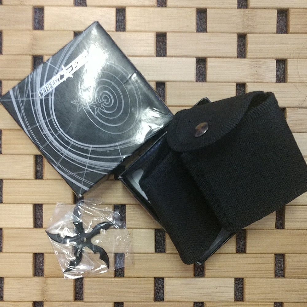 Black Ninja Star Set with Case